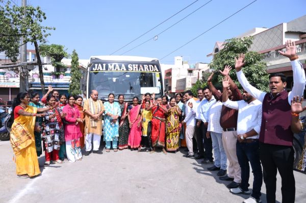 माँ जतमई एवं माँ घटारानी के पावन दर्शन हेतु मातृशक्तियों को विधायक पुरन्दर मिश्रा ने किया रवाना*  *श्रद्धा, भक्ति और आस्था के साथ मातृशक्तियों की धार्मिक यात्रा का शुभारंभ*