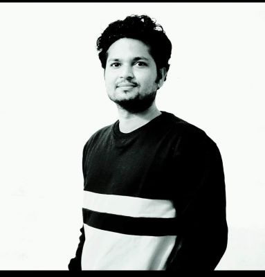 शिशु कुमार सिंह छत्तीसगढ़ के रंगमंच में उनकी लोक संस्कृति लोक परंपरा और वर्तमान समय में आधुनिकता के साथ रंगमंच को फिर से स्थापित करने के लिए प्रयासरत हैं